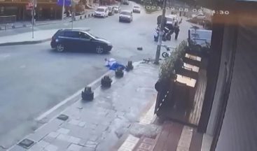 Arnavutköy’de motosiklet sürücüsü otomobille çarpıştı