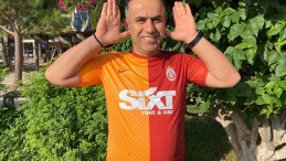 Galatasaray sevgisi, garsonu işinden etti
