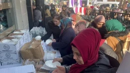 Bursa’da İndirimli Ev Eşyaları İçin İzdiham: Açılış Kampanyası İzdihama Neden Oldu
