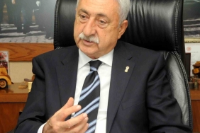 PALANDÖKEN: “ESNAF YENİDEN SAĞLIKTAN FAYDALANACAK” “MUAYENE OLABİLECEK, SIRADA İLAÇLARI ALMAK VAR” “BAĞ-KURLU ESNAFIMIZA SEVİNDİRİCİ HABER GELDİ” “DEPREM BÖLGESİNDE MÜCBİR SEBEP HALİ UZATILDI” “TESK’İN TALEPLERİNİN KARŞILIK BULMASI SEVİNDİRİCİ”