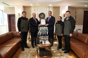 AROMATİK BİTKİLERDEN ÜRETİLEN ÜRÜNLER SATIŞA HAZIR İTHAL EDİLEN BİTKİSEL YAĞLAR YERLİ OLARAK ÜRETİLİYOR