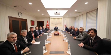 ATO BAŞKANI BARAN BAŞKANLIĞINDAKİ HEYET, BAKAN IŞIKHAN’I ZİYARET ETTİ