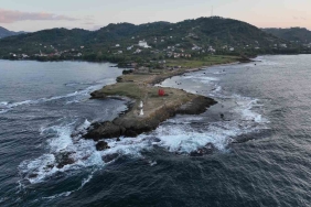 KARADENİZ'İN ALTIN POSTU YASON, HOLLYWOOD YILDIZLARINI AĞIRLAYACAK DÜNYACA ÜNLÜ YÖNETMEN CHRİSTOPHER NOLAN'IN, YENİ FİLMİ ‘THE ODYSSEY'İN BİR BÖLÜMÜNÜ ORDU'NUN PERŞEMBE İLÇESİNDE BULUNAN YASON BURNU'NDA ÇEKECEĞİNİ DUYURMASI İLDE HEM MERAK, HEM DE HEYECAN UYANDIRDI