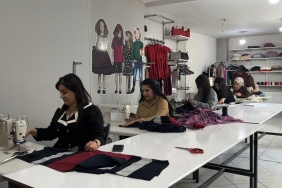 YÜKSEKOVA'DA KADINLARIN ÜRETTİKLERİ ÜRÜNLER IRAK VE İRAN'A KADAR GÖNDERİLİYOR