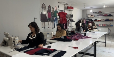 YÜKSEKOVA'DA KADINLARIN ÜRETTİKLERİ ÜRÜNLER IRAK VE İRAN'A KADAR GÖNDERİLİYOR