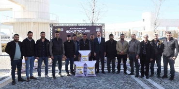 KONYA BÜYÜKŞEHİR BU YIL ÜRETİCİYE 108 BİN 675 KİLO NOHUT TOHUMU DESTEĞİ VERDİ