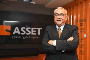 ABD’NİN EK VERGİSİ KARARI SONRASINDA TÜRKİYE’NİN REKABET POZİSYONUNU "TÜRKİYE İÇİN BİR AVANTAJ GİBİ GÖRÜNSE DE, DİKKATLE YÖNETİLMESİ GEREKEN BİR SÜREÇTİR"