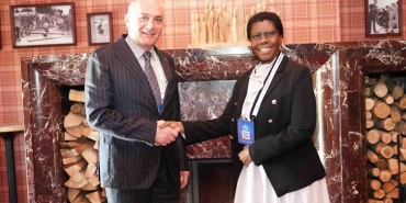 ÖZAKALIN’DAN GÜNEY AFRİKA CUMHURİYETİ İLE İŞBİRLİĞİ ÇAĞRISI