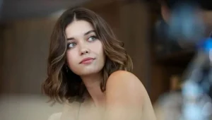 afra-saracoglu-yeni-imajiyla-kendine-hayran-birakti-740x420