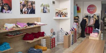 MERSİN’DE KIYAFET EVİ’NDEN 22 BİN ÇOCUK FAYDALANDI