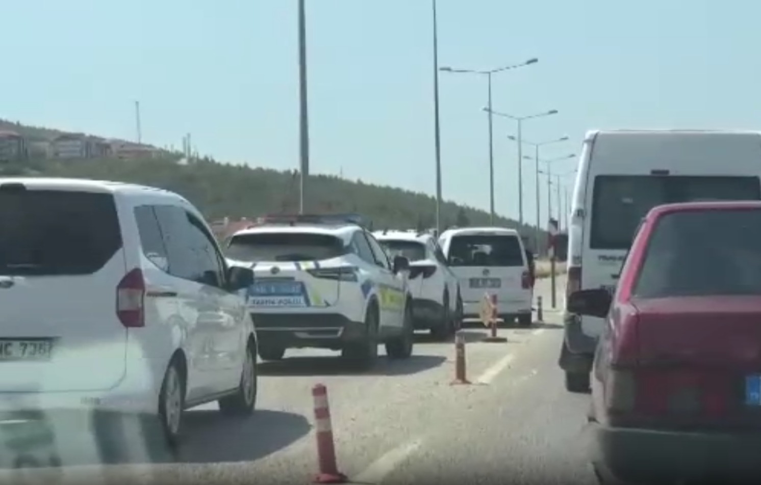 dur ihtarina uymadi kacarken 4 polis aracina carpti savunmasi yok artik dedirtti 1 WmB3wiUI