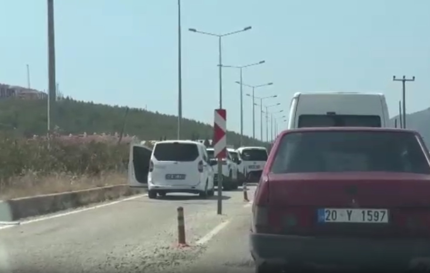 dur ihtarina uymadi kacarken 4 polis aracina carpti savunmasi yok artik dedirtti 3 wtyOkmCW