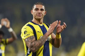 fenerbahcede-ayrilik-kapida-diego-carlosun-transfer-olmak-istedigi-takim-ortaya-cikti-FXObbpyt.jpg