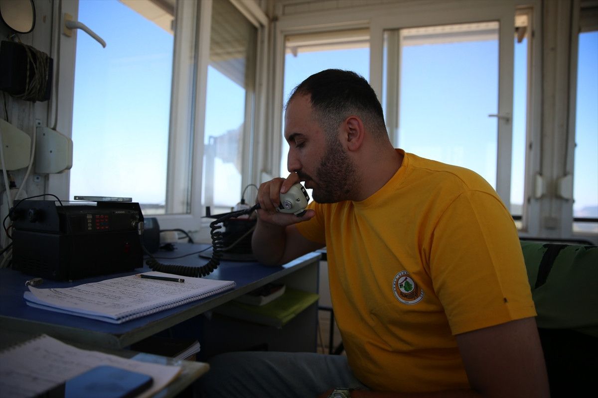 izmirde ates cemberinde kalan yangin kule sorumlusu gorev yerinden ayrilmiyor 1 4T4LBCbb