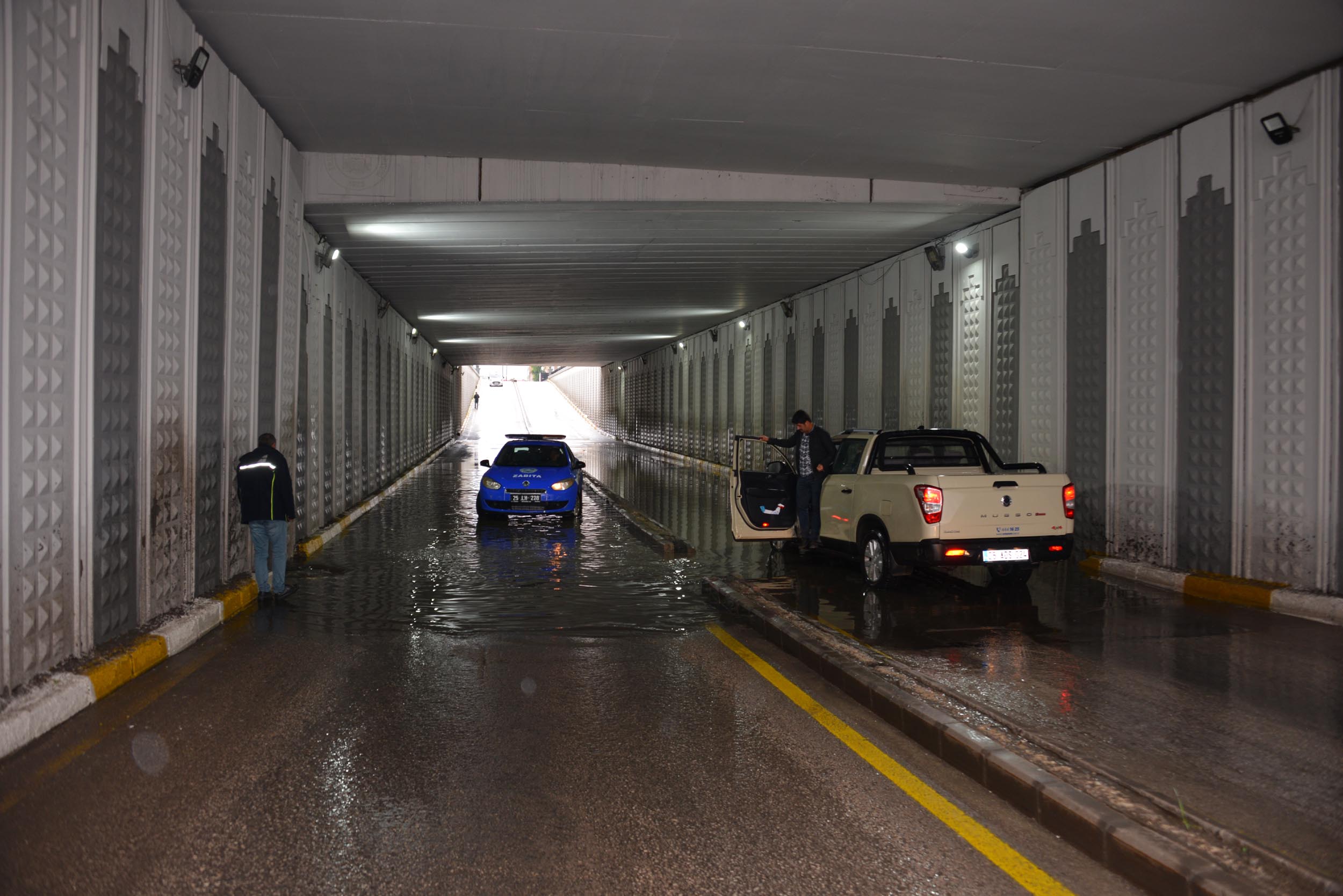meteoroloji uyardi saganak bastirdi 4 7pY9h4ln