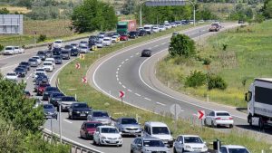 KARABÜK'TE TRAFİĞE KAYITLI ARAÇ SAYISI 83 BİN 257 OLDU