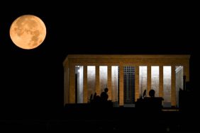 Anıtkabir'de Dolunayın Büyüleyici Görüntüsü