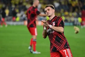 KEREM AKTÜRKOĞLU’NA KADIKÖY’DE ALKIŞLI KARŞILAMA 8 kerem-akturkoglu-kadikoyde-alkislandi