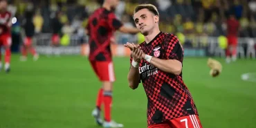 kerem-akturkoglu-kadikoyde-alkislandi