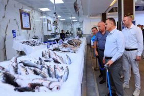 VALİ AKBIYIK, İHRACAT REKORTMENİ SU ÜRÜNLERİ SEKTÖRÜ TEMSİLCİLERİNİ ZİYARET ETTİ