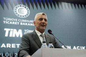 TİCARET BAKANI BOLAT: "AĞUSTOS AYINDA MAL İHRACATIMIZ 21 MİLYAR 795 MİLYON DOLAR OLARAK GERÇEKLEŞTİ" "TÜRKİYE BU YIL SONUNDA 1,5 TRİLYON DOLARLIK MİLLİ GELİRE SAHİP OLACAK" "İŞSİZ SAYIMIZ DA 3 MİLYONUN ALTINA GERİLEMİŞ OLDU, ZATEN ORALARDA DURUYORDU. BÖYLELİKLE SON 20 YILIN EN DÜŞÜK İŞSİZLİK ORANINI DA KAYDETTİK" "TARİHİN EN YÜKSEK AĞUSTOS AYI İHRACATI SERBEST BÖLGELERDEN YAPILDI. OCAK-AĞUSTOSTA DA REKOR BİR RAKAM OLDU 8 AYLIK. AĞUSTOS AYINDA YAKLAŞIK YÜZDE 9,5 ARTIŞLA 1 MİLYAR 40 MİLYON DOLAR SERBEST BÖLGELERDEN YURT DIŞINA İHRACAT YAPILDI"