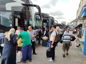 OTOBÜS YOLCULUKLARINDA BU HAFTA SONU TATİL DÖNÜŞÜ YOĞUNLUĞU BEKLENİYOR