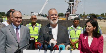 GEDİZ KÖPRÜLÜ KAVŞAĞI’NDA ÇALIŞMALAR HIZLA SÜRÜYOR