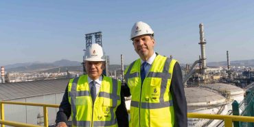 AZERBAYCAN ENERJİ BAKANI ŞAHBAZOV VE BAKAN BAYRAKTAR, SOCAR TÜRKİYE'NİN ALİAĞA'DAKİ ÜRETİM SAHASINI ZİYARET ETTİ