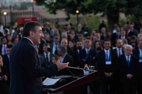 Cumhurbaşkanı Yardımcısı Yılmaz: Türkiye yüksek gelirli ülkeler ligine adım attı 6 CUMHURBAŞKANI YARDIMCISI YILMAZ: "BİZ AVRUPA BİRLİĞİ'YLE POZİTİF BİR GÜNDEM OLUŞTURMAK İSTİYORUZ" "AVRUPA'YLA TÜRKİYE CUMHURİYETİ'NİN ORTAK ÇIKARLARI VAR"