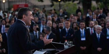 CUMHURBAŞKANI YARDIMCISI YILMAZ: "BİZ AVRUPA BİRLİĞİ'YLE POZİTİF BİR GÜNDEM OLUŞTURMAK İSTİYORUZ" "AVRUPA'YLA TÜRKİYE CUMHURİYETİ'NİN ORTAK ÇIKARLARI VAR"