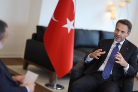 BAKAN BAYRAKTAR’DAN ÇİN’LE İŞ BİRLİĞİ MESAJI ENERJİ VE TABİİ KAYNAKLAR BAKANI ALPARSLAN BAYRAKTAR: "NÜKLEER, YENİLENEBİLİR, İLETİM VE MADENLER KONUSUNDA İŞ BİRLİĞİ YAPABİLİRİZ"