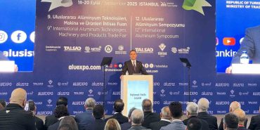 BAKAN KACIR: "SANAYİDE İSTİHDAMI 6 MİLYON 700 BİNE YÜKSELTTİK" "ALÜMİNYUM SEKTÖRÜNÜN İLK 7 AYLIK İHRACATI GEÇEN YILA GÖRE YÜZDE 7,7 ARTARAK, 3,2 MİLYAR DOLARA ULAŞTI" "ALÜMİNYUM ÇUBUK VE PROFİL İHRACATINDA DÜNYADA ÜÇÜNCÜ, AVRUPA'DA İKİNCİ SIRADAYIZ"