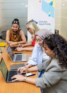 TÜRK TELEKOM, GİRİŞİMCİ KADINLARI KENDİ İŞLERİNİ KURMALARI VE BÜYÜTMELERİ İÇİN DESTEKLEMEYİ SÜRDÜRÜYOR ‘DİJİTALDE HAYAT KOLAY' PROJESİ HİBE DESTEĞİYLE KADIN GİRİŞİMCİLER DİJİTAL DÜNYADA BÜYÜYOR