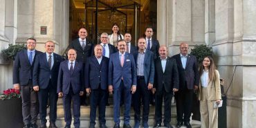 DTO BAŞKANI ERDOĞAN, LONDRA’DA TEMASLARDA BULUNDU DTO BAŞKANI ERDOĞAN, TOBB VE GTİ BAŞKANLARI İLE İNGİLTERE’DEKİ TOPLANTILARA KATILDI