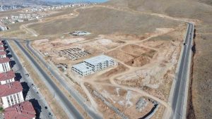 DOĞU VE GÜNEYDOĞU'NUN CAZİBE MERKEZİ OLACAK MOBİLYACILAR SİTESİNDE ÇALIŞMALAR SÜRÜYOR ELAZIĞ'DA YAPIMINA BAŞLANAN MOBİLYACILAR SİTESİ HIZLA YÜKSELİYOR