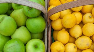 Fresh,Green,Apples,And,Lemons.