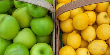 Fresh,Green,Apples,And,Lemons.