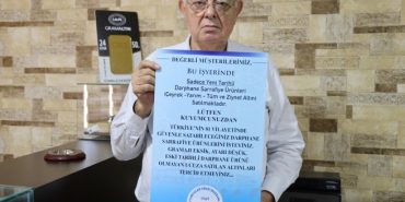 SAHTE VE AYARI DÜŞÜK ALTINLAR ARTTI, DARPHANE DIŞI ÜRÜN SATIŞI YASAKLANDI ADANA'DA KUYUMCULARA 'BU İŞ YERİNDE SADECE YENİ TARİHLİ DARPHANE SARRAFİYE ÜRÜNLERİ SATILMAKTADIR' YAZILI DÖVİZLER ASILDI ADANA KUYUMCULAR ODASI BAŞKANI OĞUZ BAŞMAN: "PİYASAYI ESKİ MALLARDAN TEMİZLEYECEĞİZ"
