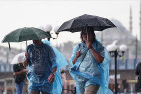 YAĞMUR GELİYOR: METEOROLOJİ UYARI YAYINLADI 6 yarin-yagmur-yagacak-mi-7-eylul-istanbul-ankara-ve-izmir-hava-durumu-17571732083224