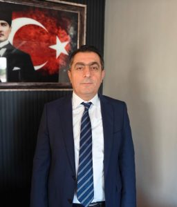 KIRMIZI ETE ZAM BEKLENTİSİ KAYSERİ KIRMIZI ET ÜRETİCİLERİ BİRLİĞİ BAŞKANI ERCAN ARAS: "ÜRETİCİMİZİN DAHA FAZLA ZARAR ETMEMESİ VE ÜRETİME DEVAM EDEBİLMESİ İÇİN MAALESEF ET FİYATLARININ YÜKSELMESİ LAZIM" "GİRDİ MALİYETLERİNE HER GÜN EŞİT ORANDA ZAM GELİYOR"