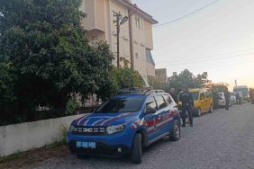 İSTANBUL’DA ŞOKE EDEN OLAY! KADININ BOYNUNA TASMA TAKTI, SOKAKTA GEZDİRDİLER 5 İNSAN KAYNAKLARI MÜDÜRÜ EVİNDE ÖLÜ BULUNDU ARKADAŞLARININ TELEFONLARINA BAKMAYIP KAPIYI AÇMAYINCA ÖLDÜĞÜ ORTAYA ÇIKTI