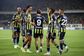 FENERBAHÇE KARAGÜMRÜK’Ü 2 GOLLE GEÇTİ: LİDERLİK YARIŞINDA TAM GAZ İLERLİYOR 10 68f537791270f678__w1200xh800