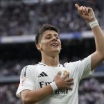 KİM MİLYONER OLMAK İSTER’DE FENERBAHÇE SORUSU DAMGA VURDU! 1 MİLYON TL’LİK SORUYU GÖRÜNCE HERKES NEFESİNİ TUTTU 1 thumbnail