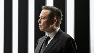 elon-muskin-sirketinde-yoneticiler-kazan-kaldirdi-h8lp