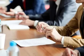 TİCARET BAKANLIĞI VE TÜİK PERSONEL ALIMI YAPIYOR: BAŞVURU VE SINAV TARİHLERİ AÇIKLANDI 9 iki-kurum-personel-alacak-basvuru-ve-sinav-tarihleri-belli-oldu-bns6