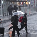 İzmir Urla'da Orman Yangını: Havadan ve Karadan Müdahale Devam Ediyor 1 thumbnail