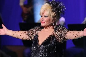 MUAZZEZ ABACI’DAN KORKUTAN HABER! ÜNLÜ SANATÇI HASTANEYE KALDIRILDI 6 muazzez-abaci-abdde-kalp-krizi-gecirdi_6904b68fd8eac