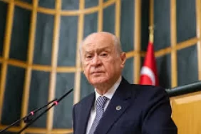 DEVLET BAHÇELİ’DEN TBMM’DE SERT SÖZLER: “SLOGAN ATMANIN NE MECLİSTE YERİ VAR NE DE GEREĞİ” 6 tbmmde-bahceli-uyarisi-masa-yoksa-silah-devreye-girmeli-120442-20251007