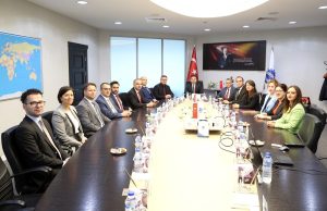 GÖREVDEN DÖNEN TİCARET MÜŞAVİRLERİ SANAYİCİLERLE TECRÜBELERİNİ PAYLAŞTI