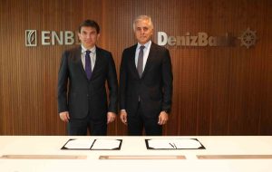 DENİZBANK VE ENBD, OYAK GRUBU İLE 400 MİLYON DOLARLIK KREDİYE İMZA ATTI